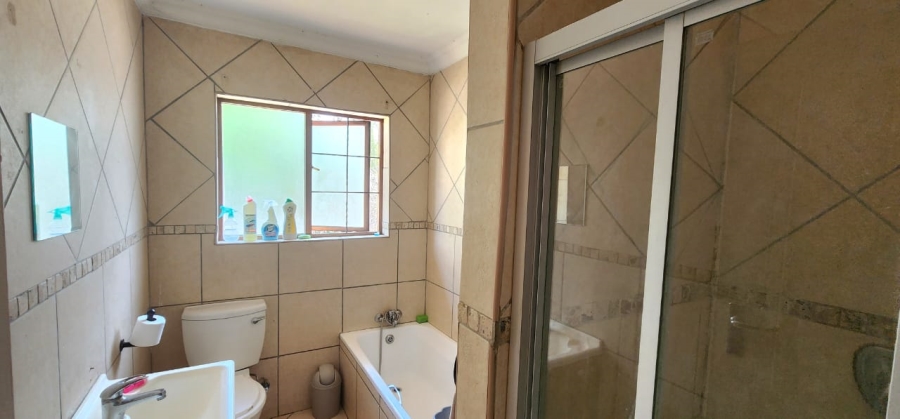 To Let 2 Bedroom Property for Rent in Brits North West